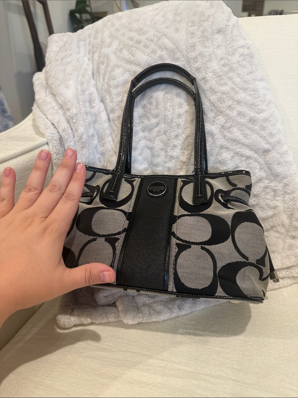 Coach Black & Gray Signature Canvas Shoulder Bag - Picture 3 of 7